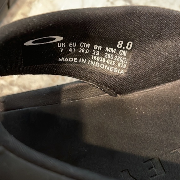 Oakley Super Coil Sandal 2.0, black with white “O”. Size 8, 10, 11 (2 pair). Men - Picture 4 of 7